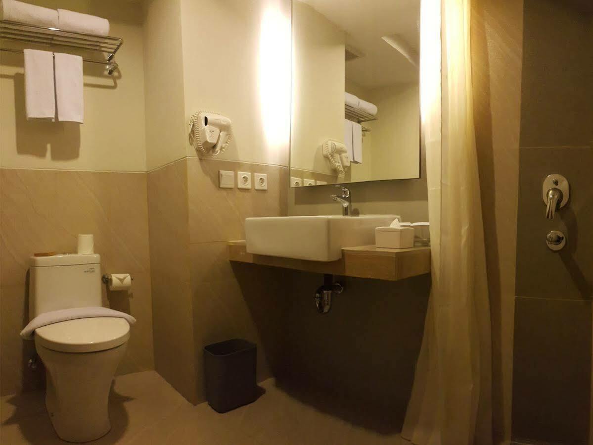 Hotel Swiss-Belcourt Bogor Exteriér fotografie